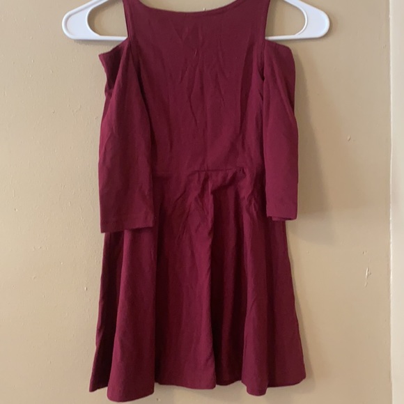 Burgundy girls dress great condition 💕 - Picture 4 of 4